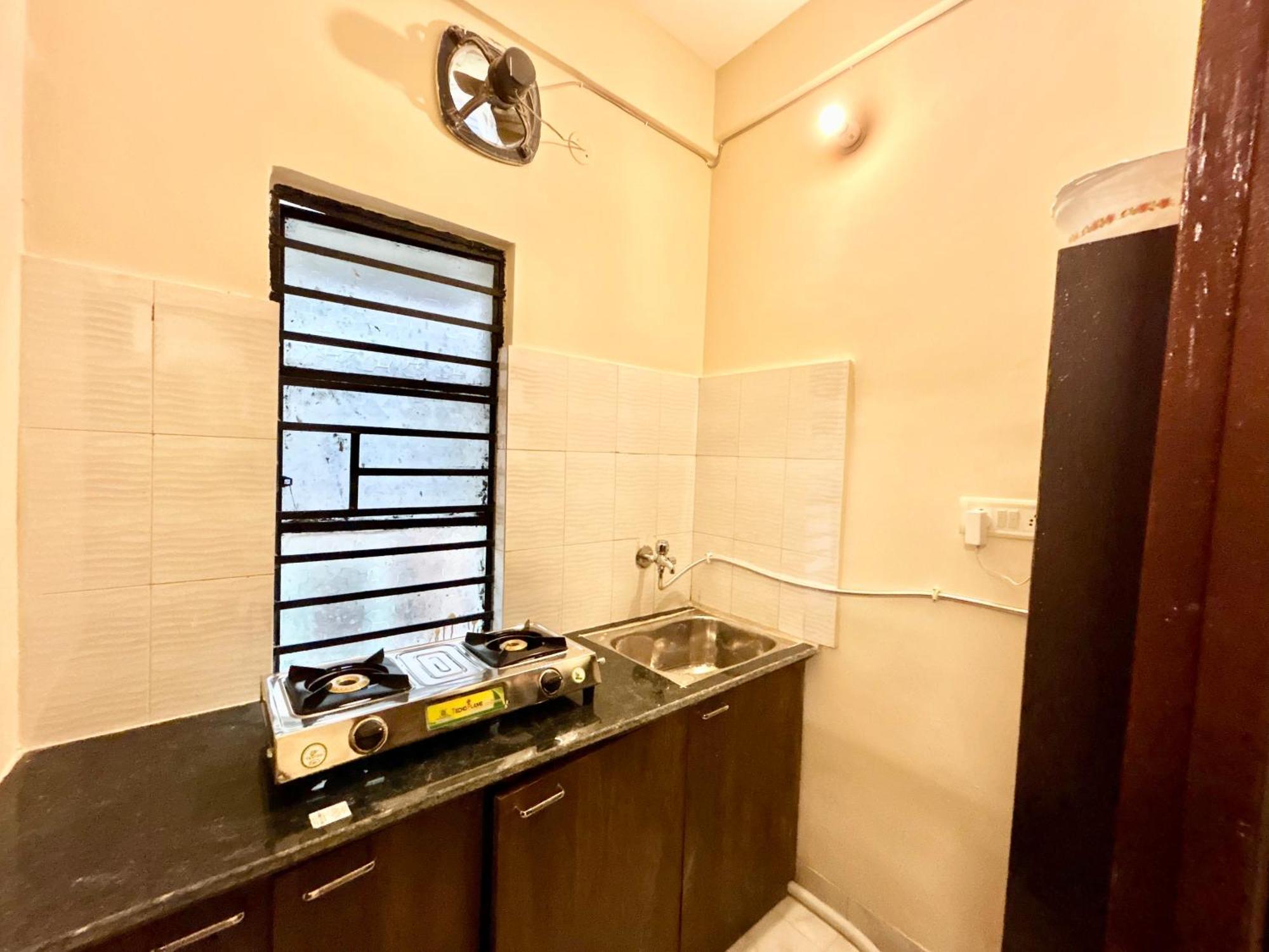 Cozy 2Bhk Apt Near Ruby Hospital & Em Bypass Kalküta Dış mekan fotoğraf