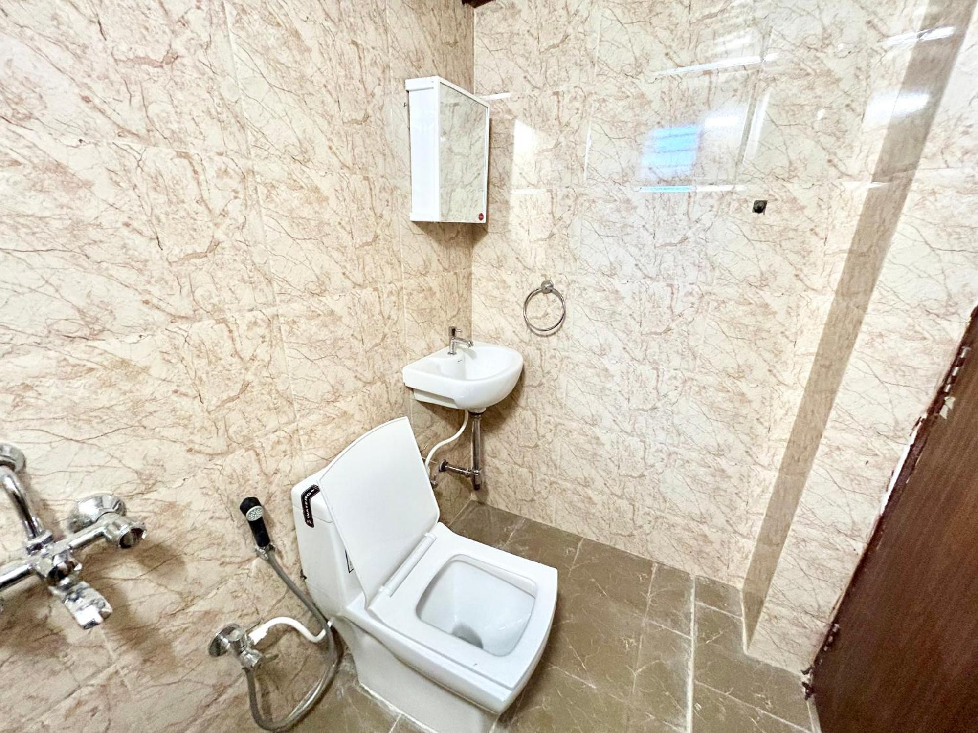 Cozy 2Bhk Apt Near Ruby Hospital & Em Bypass Kalküta Dış mekan fotoğraf